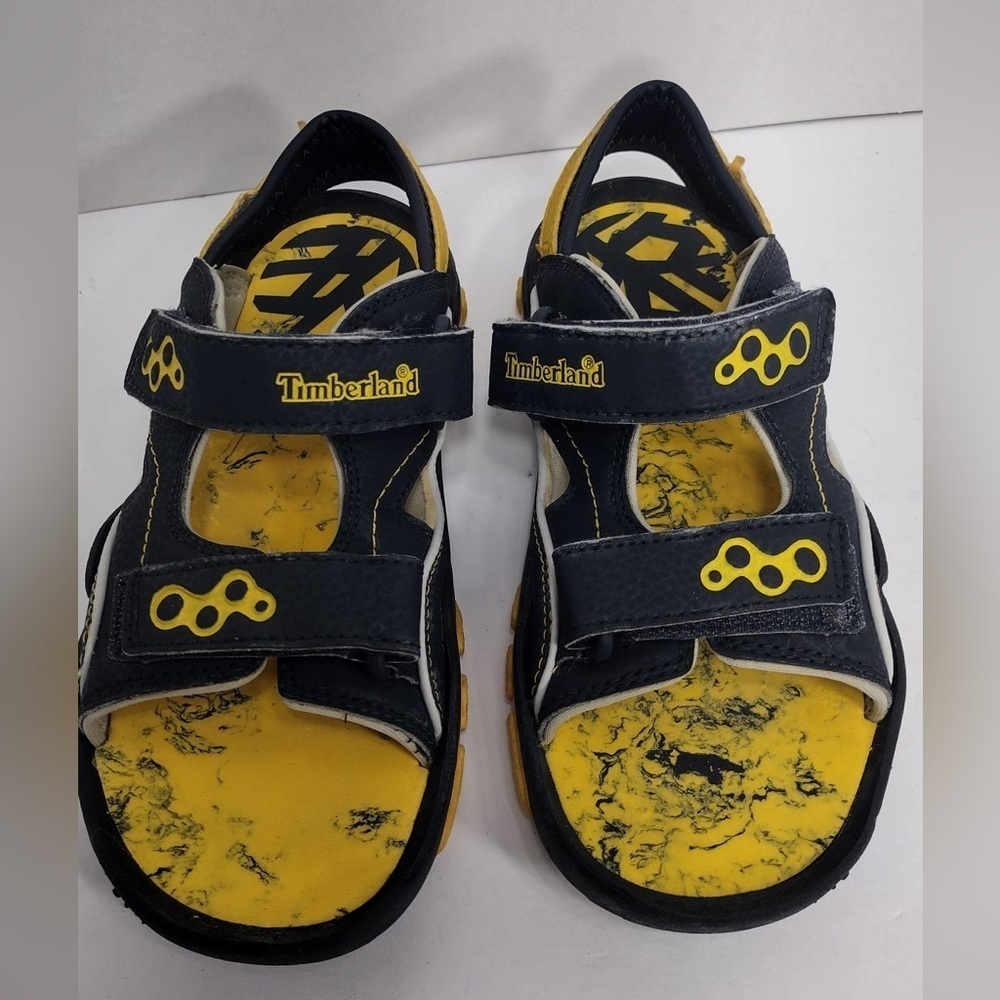 Timberland Black and Yellow Sandals  size 2 pre owned Exellent condition
